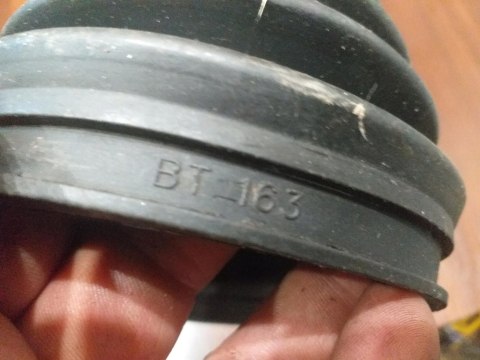 OSŁONA PRZEGUBU PÓŁOSI NAPĘDOWEJ BT-163 OSŁONA PRZEGUBU PÓŁOSI NAPĘDOWEJ BT-163