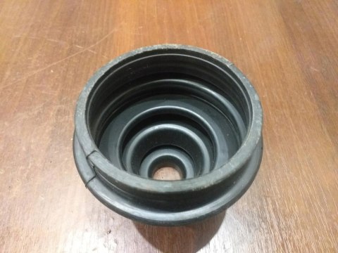 OSŁONA PRZEGUBU PÓŁOSI NAPĘDOWEJ C-6123