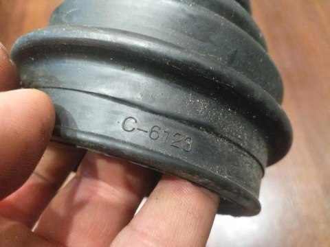 OSŁONA PRZEGUBU PÓŁOSI NAPĘDOWEJ C-6123