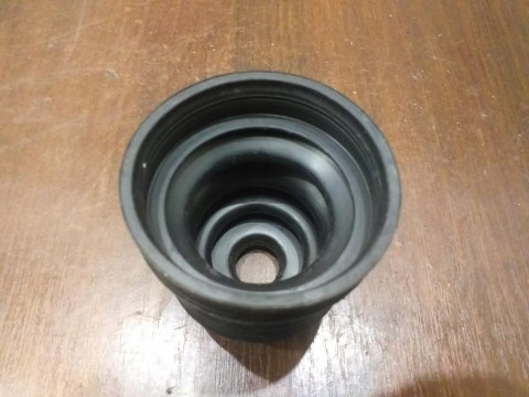 OSŁONA PRZEGUBU PÓŁOSI NAPĘDOWEJ C-6142