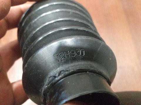 OSŁONA PRZEGUBU PÓŁOSI NAPĘDOWEJ T2H930 OSŁONA PRZEGUBU PÓŁOSI NAPĘDOWEJ T2H930