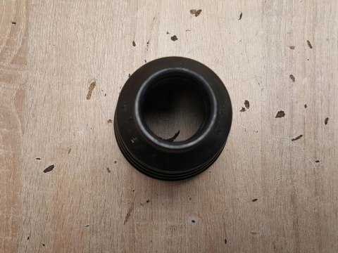 OSŁONA PRZEGUBU PÓŁOSI NAPĘDOWEJ T2H930 OSŁONA PRZEGUBU PÓŁOSI NAPĘDOWEJ T2H930