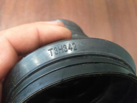 OSŁONA PRZEGUBU PÓŁOSI NAPĘDOWEJ T3H342 OSŁONA PRZEGUBU PÓŁOSI NAPĘDOWEJ T3H342