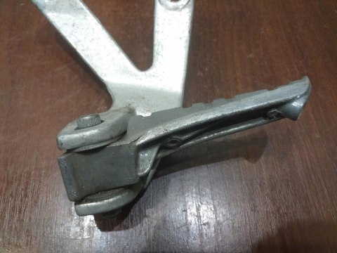 SET PODNÓŻEK YAMAHA FZR 1000 3GM