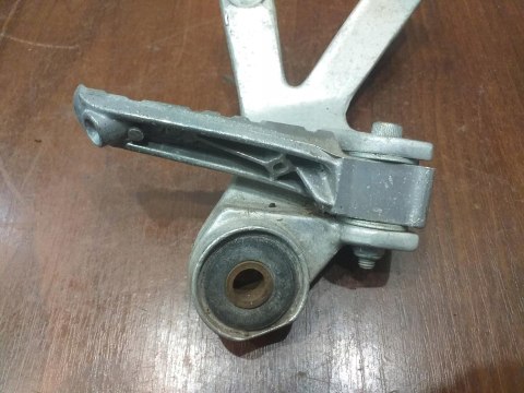 SET PODNÓŻEK YAMAHA FZR 1000 3GM