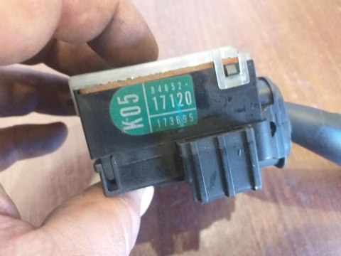 PRZEŁĄCZNIK WYCIERACZEK TOYOTA MR2 III PRZEŁĄCZNIK WYCIERACZEK TOYOTA MR2 III