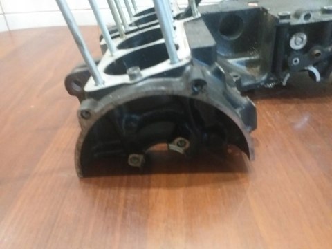 KARTER POŁÓWKA BLOK SILNIKA KAWASAKI GPX 600 KARTER POŁÓWKA BLOK SILNIKA KAWASAKI GPX 600