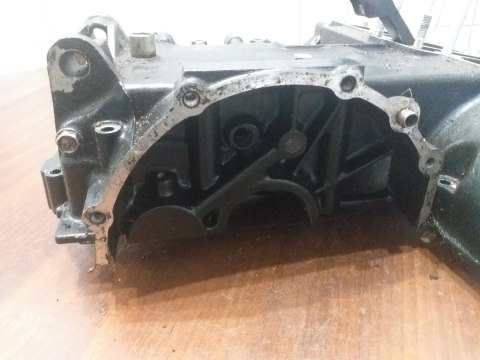 KARTER POŁÓWKA BLOK SILNIKA KAWASAKI GPX 600 KARTER POŁÓWKA BLOK SILNIKA KAWASAKI GPX 600