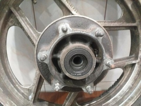 KOŁO FELGA OPONA TYŁ KAWASAKI GPX 600 KOŁO FELGA OPONA TYŁ KAWASAKI GPX 600