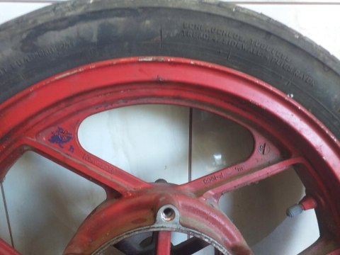 KOŁO FELGA PRZÓD KAWASAKI GPZ 600 KOŁO FELGA PRZÓD KAWASAKI GPZ 600