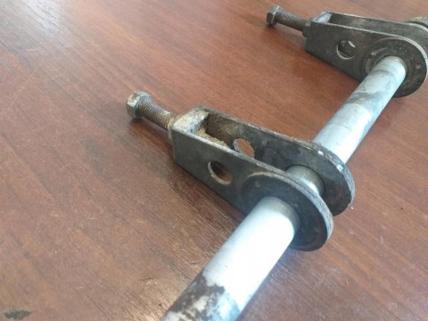 OŚ OŚKA + NACIĄGI KPL KAWASAKI GPX 600