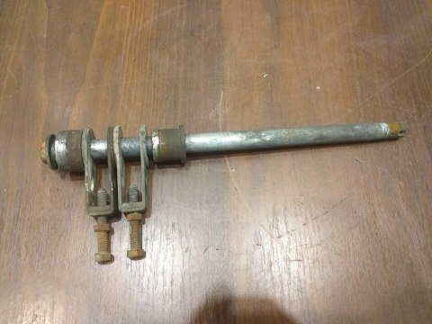 OŚ OŚKA TYŁ NACIĄG KOŁA KAWASAKI GPX 600