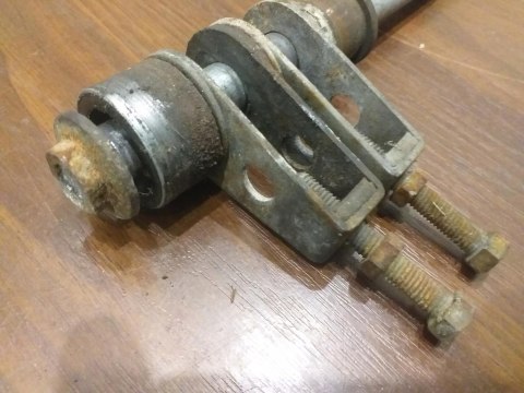 OŚ OŚKA TYŁ NACIĄG KOŁA KAWASAKI GPX 600