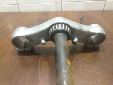 PÓŁKA DOLNA ZAWIESZENIA SUZUKI VX 800