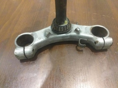 PÓŁKA DOLNA ZAWIESZENIA SUZUKI VX 800