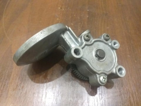 POMPA OLEJU KAWASAKI GPX 600 POMPA OLEJU KAWASAKI GPX 600