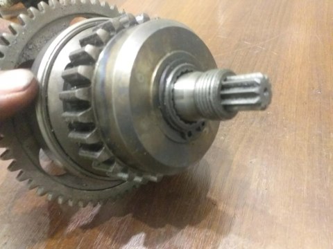 WAŁEK POŚREDNI KAWASAKI GPX 600 WAŁEK POŚREDNI KAWASAKI GPX 600