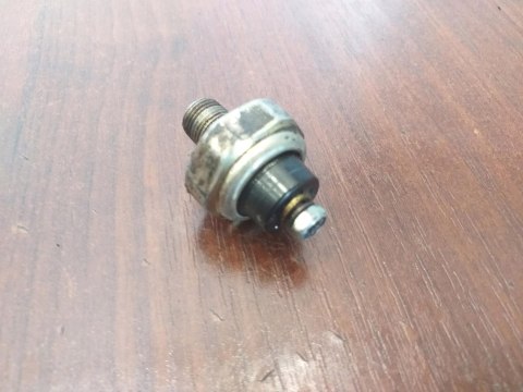 CZUJNIK KAWASAKI GPX 750