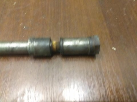 OŚ OŚKA PRZÓD HONDA VF 750 RC15