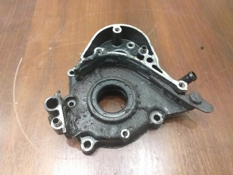 POKRYWA OBUDOWA POMPY WODY HONDA VF 750 RC15 POKRYWA OBUDOWA POMPY WODY HONDA VF 750 RC15
