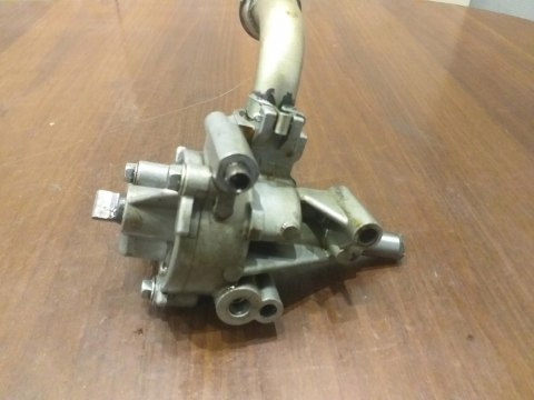 POMPA OLEJU HONDA VF 750 RC15 POMPA OLEJU HONDA VF 750 RC15