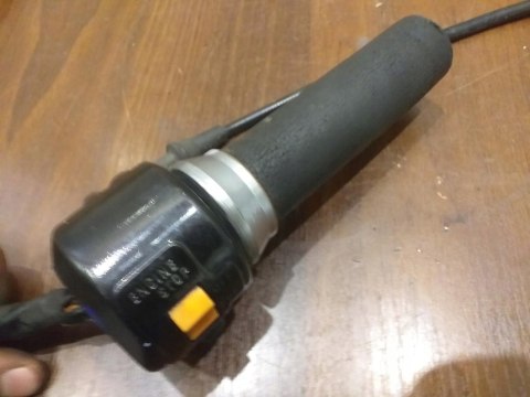 PRZEŁĄCZNIK PRAWY SUZUKI GS 650