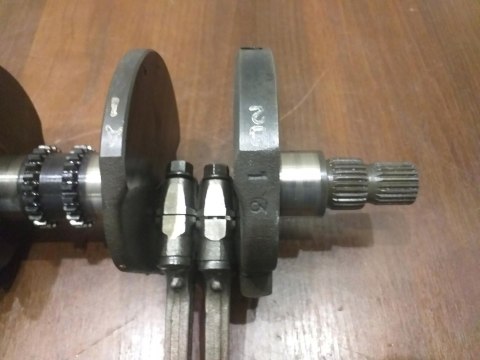 WAŁ KORBOWY KORBOWODY HONDA VF 750 RC15 WAŁ KORBOWY KORBOWODY HONDA VF 750 RC15
