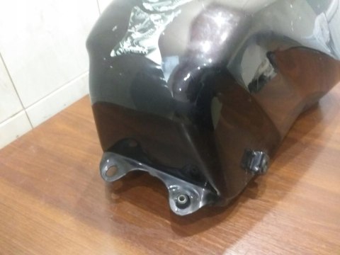 ZBIORNIK PALIWA BAK SUZUKI GS 650 ZBIORNIK PALIWA BAK SUZUKI GS 650