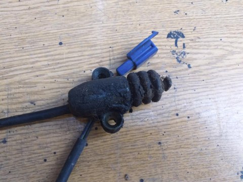 CZUJNIK STOPKI BOCZNEJ YAMAHA FZR 500 3HJ