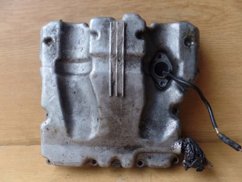 MISA MISKA OLEJU OLEJOWA YAMAHA YZF 750 MISA MISKA OLEJU OLEJOWA YAMAHA YZF 750