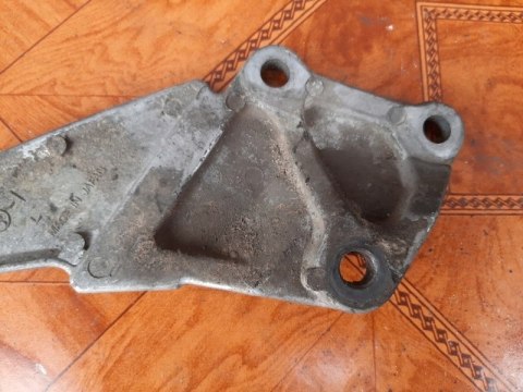 MOCOWANIE PODNÓŻKA LEWY PRZÓD KAWASAKI ZXR 750 H MOCOWANIE PODNÓŻKA LEWY PRZÓD KAWASAKI ZXR 750 H