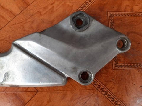 MOCOWANIE PODNÓŻKA LEWY PRZÓD KAWASAKI ZXR 750 H MOCOWANIE PODNÓŻKA LEWY PRZÓD KAWASAKI ZXR 750 H