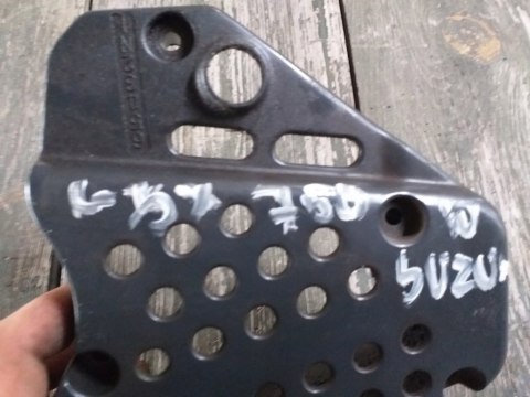 OSŁONA ZĘBATKI ŁAŃCUCHA SUZUKI GSXR 750 OSŁONA ZĘBATKI ŁAŃCUCHA SUZUKI GSXR 750