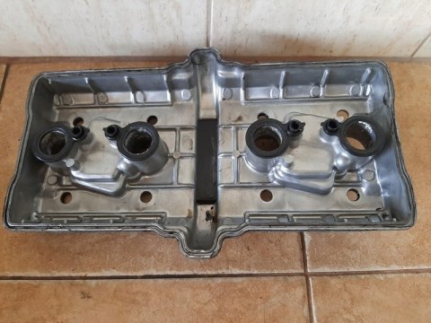 POKRYWA DEKIEL ZAWORÓW GŁOWICY KAWASAKI ZXR 750 H