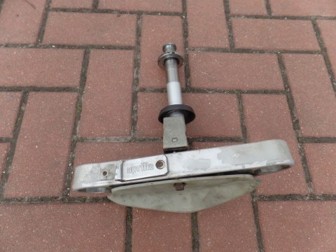 PÓŁKA DOLNA SZTYCA APRILIA CLASSIC 125 ROTAX