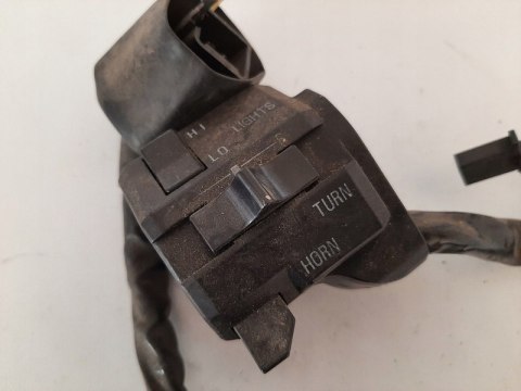 PRZEŁĄCZNIK LEWY KAWASAKI GPZ 600 ZZR 600 TR8308