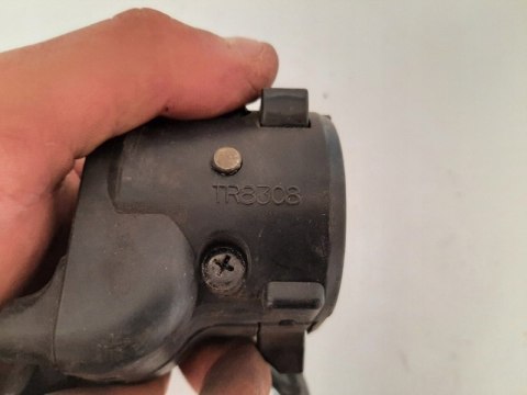 PRZEŁĄCZNIK LEWY KAWASAKI GPZ 600 ZZR 600 TR8308