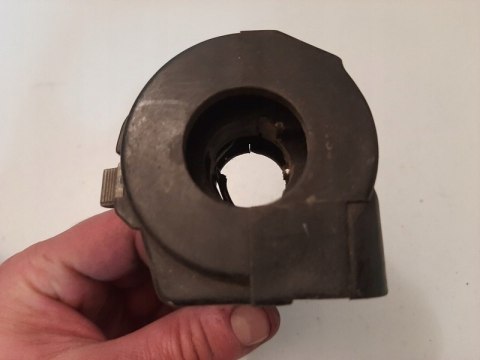 PRZEŁĄCZNIK PRAWY SUZUKI RG 125 PRZEŁĄCZNIK PRAWY SUZUKI RG 125
