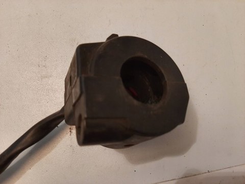 PRZEŁĄCZNIK PRAWY SUZUKI RG 125 PRZEŁĄCZNIK PRAWY SUZUKI RG 125