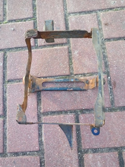 STELAŻ AKUMULATORA HONDA GOLDWING 1200 INTERSTATE