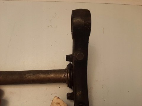 SZTYCA PÓŁKA DOLNA HONDA VT 500 SZTYCA PÓŁKA DOLNA HONDA VT 500