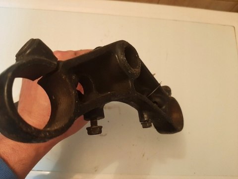 SZTYCA PÓŁKA DOLNA HONDA VT 500 SZTYCA PÓŁKA DOLNA HONDA VT 500