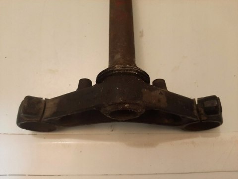 SZTYCA PÓŁKA DOLNA HONDA VT 500 SZTYCA PÓŁKA DOLNA HONDA VT 500