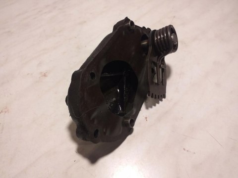 POKRYWA DEKIEL WAŁEK ZM BIEGÓW SUZUKI DR 650 POKRYWA DEKIEL WAŁEK ZM BIEGÓW SUZUKI DR 650
