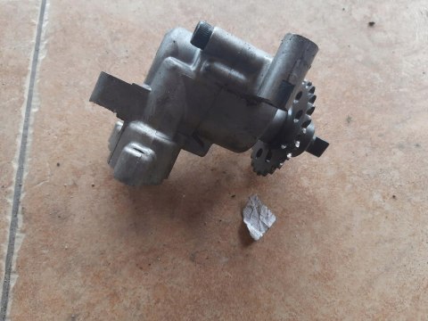 POMPA OLEJU OLEJOWA YAMAHA FJR 1300 5JW POMPA OLEJU OLEJOWA YAMAHA FJR 1300 5JW