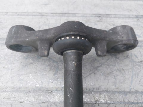 SZTYCA PÓŁKA DOLNA ZAWIESZENIA SUZUKI GSXF 750 SZTYCA PÓŁKA DOLNA ZAWIESZENIA SUZUKI GSXF 750