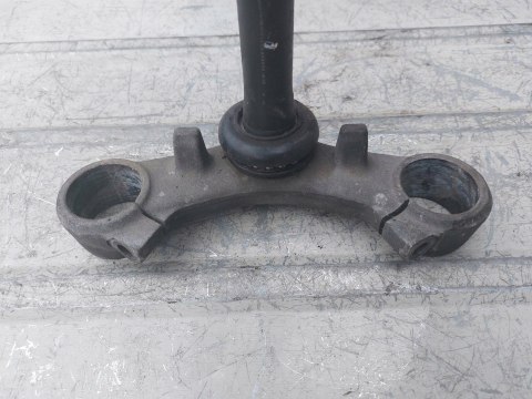SZTYCA PÓŁKA DOLNA ZAWIESZENIA SUZUKI GSXF 750 SZTYCA PÓŁKA DOLNA ZAWIESZENIA SUZUKI GSXF 750