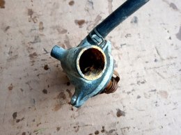 OBUDOWA TERMOSTATU SUZUKI GSX R 750 K1