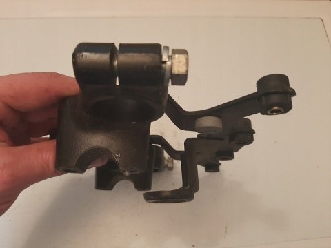 PÓŁKA GÓRNA ZAWIESZENIA SUZUKI GN 125 PÓŁKA GÓRNA ZAWIESZENIA SUZUKI GN 125