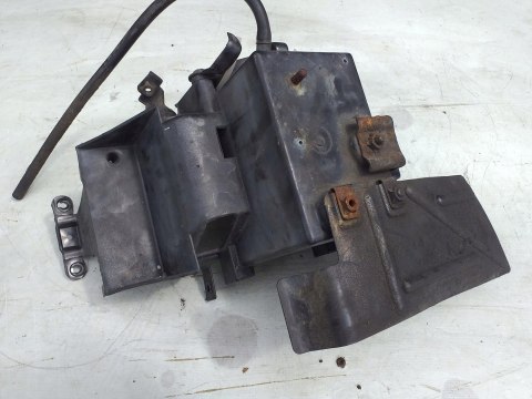 SCHOWEK AKUMULATORA WYPEŁNIENIE KAWASAKI ZXR 750 SCHOWEK AKUMULATORA WYPEŁNIENIE KAWASAKI ZXR 750
